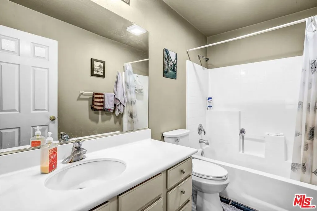 24383 Topacio Court, Wildomar, California 92595 home-pic-13